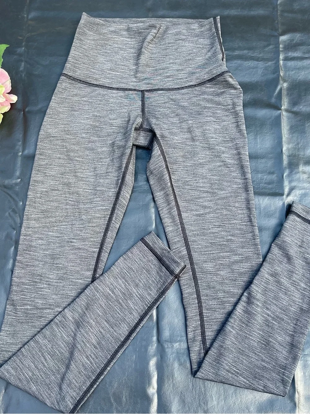 Lululemon  Athletic Leggings Heather Gray Yoga Pants Women's Sz 4